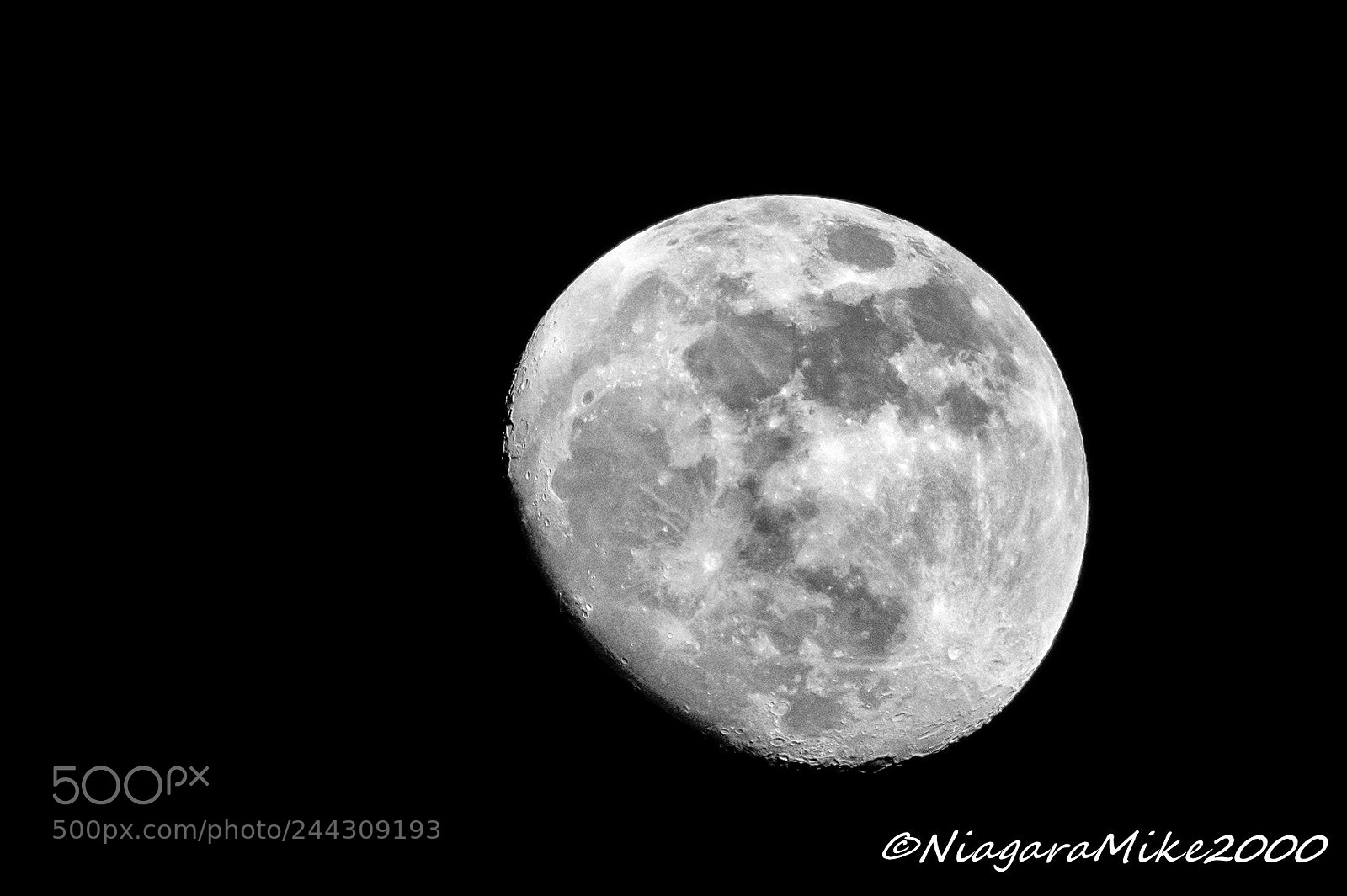 Nikon D850 sample photo. Moon hand held camera photography