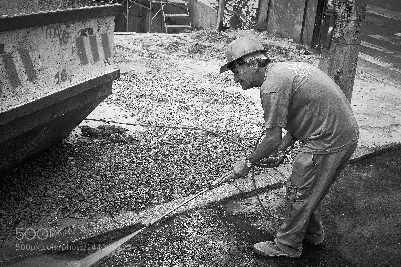Fujifilm X-T10 sample photo. Working man photography