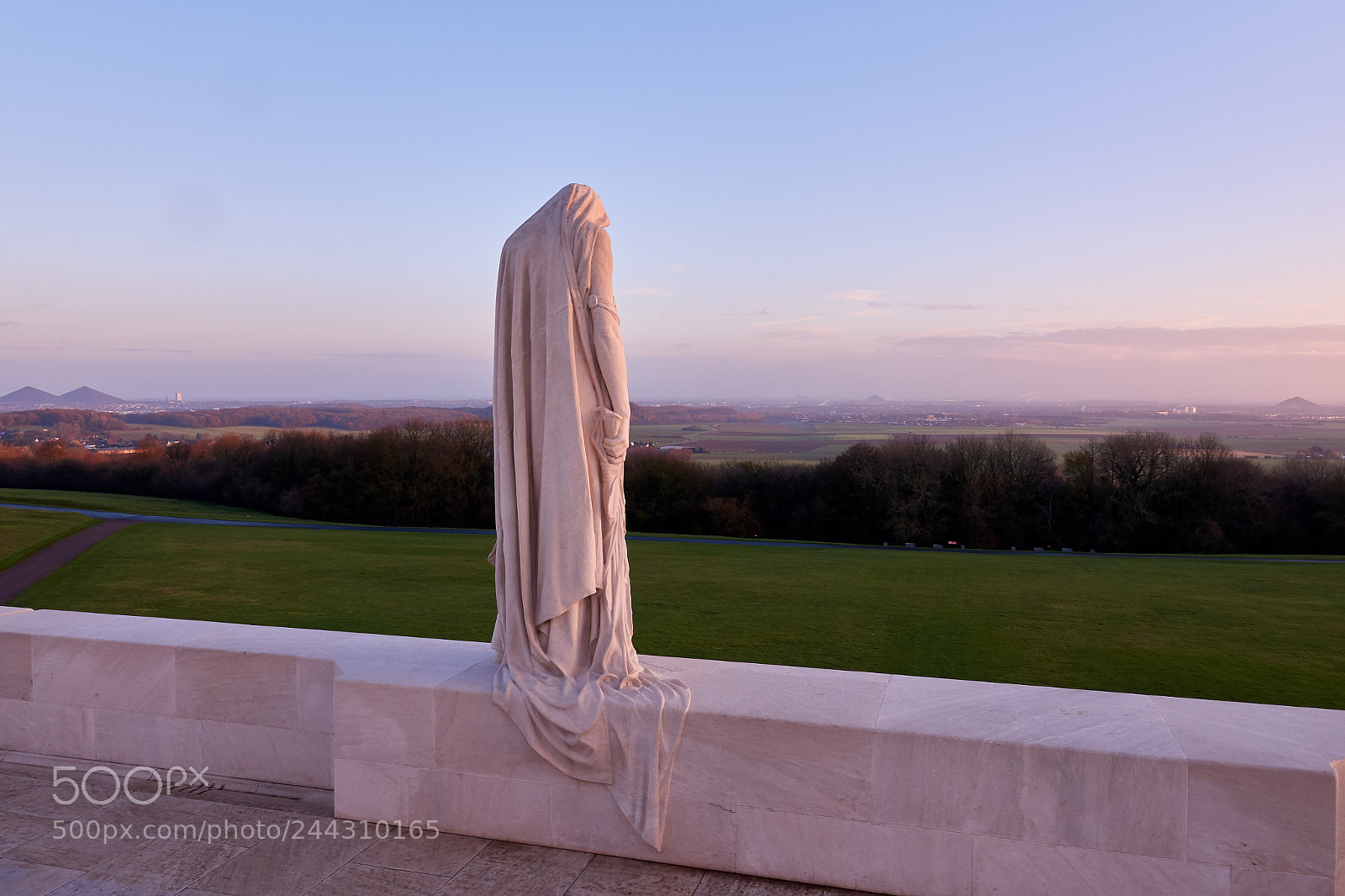 Sony Cyber-shot DSC-RX10 III sample photo. Vimy memorial photography