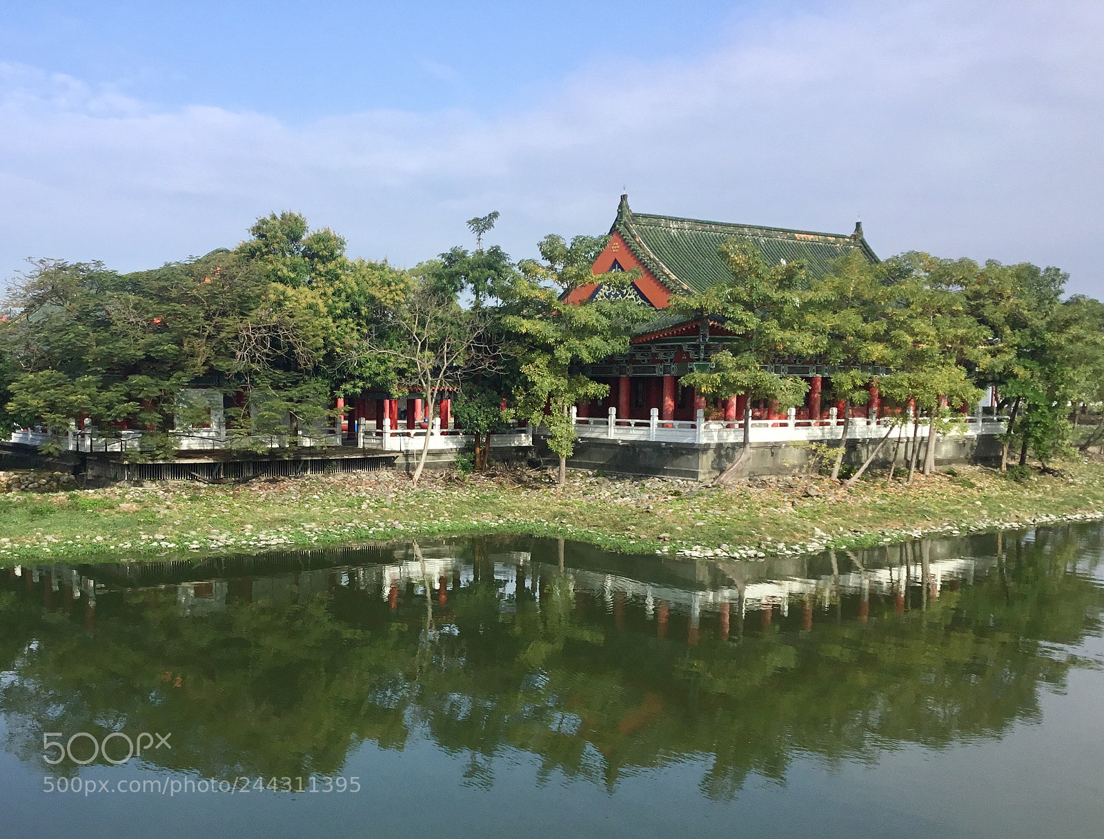 Apple iPad sample photo. Confucian temple scene photography