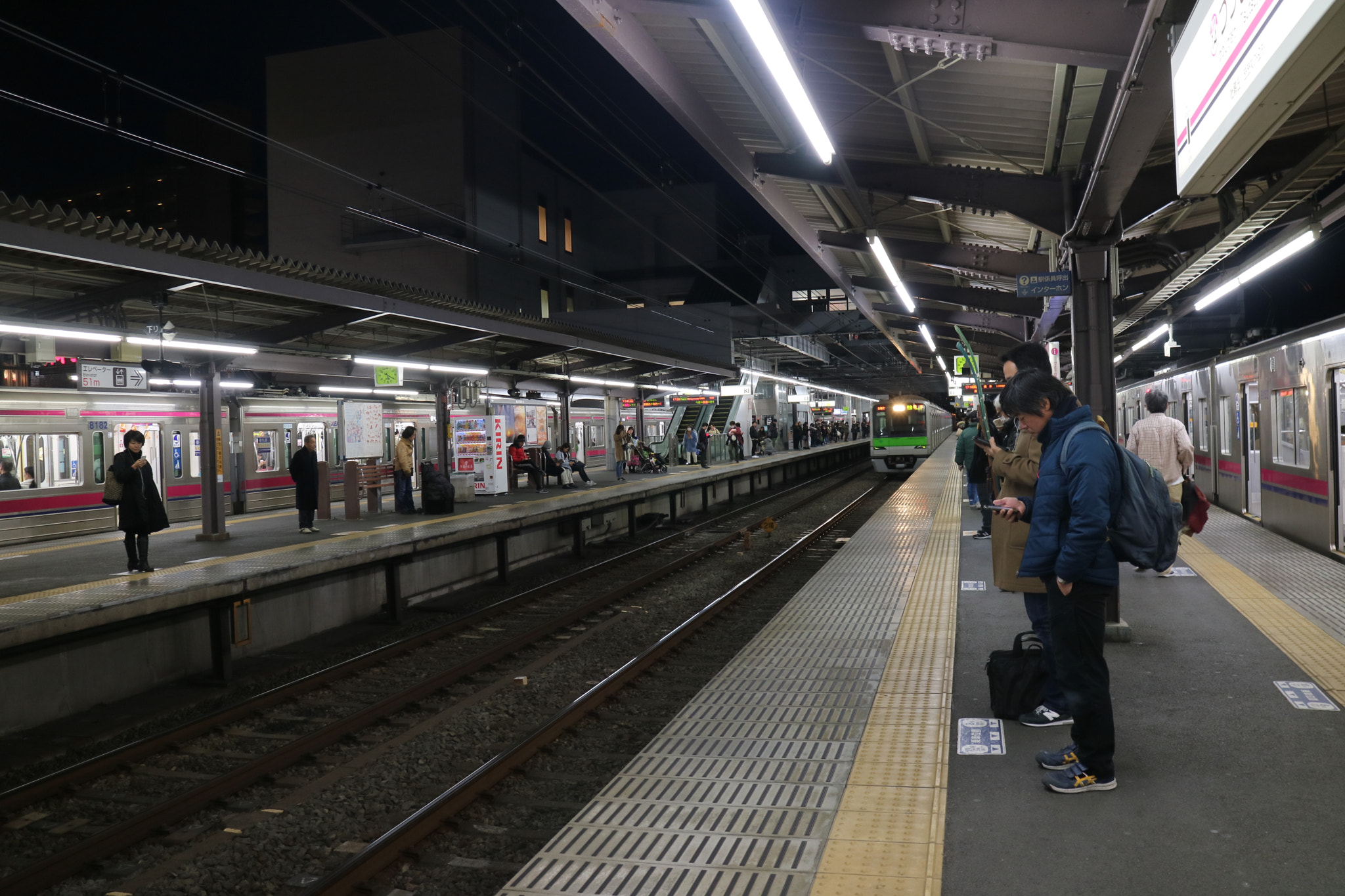 Canon EOS M3 sample photo. Metro station in tokyo - eki photography