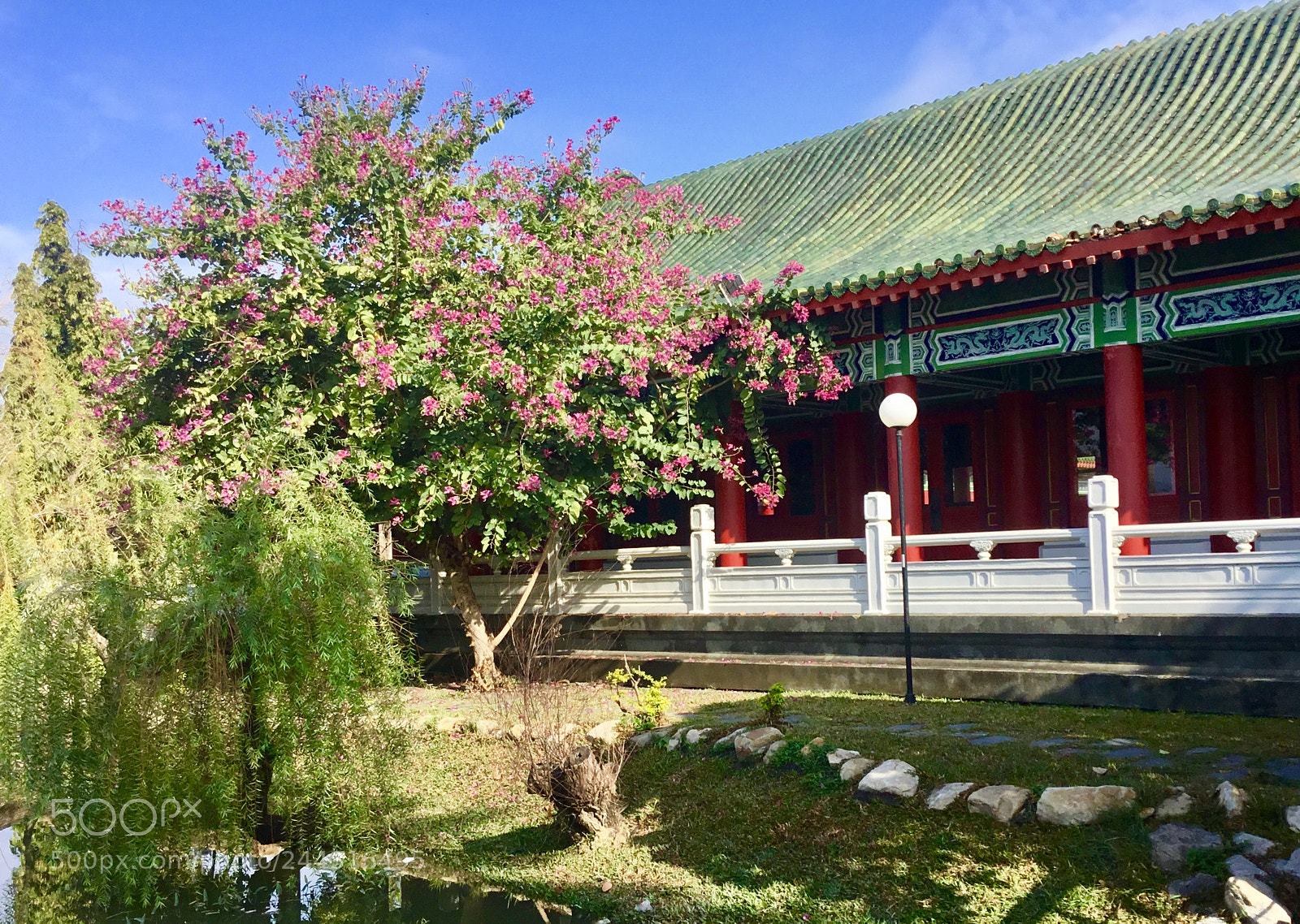 Apple iPad sample photo. Confucian temple closeup photography