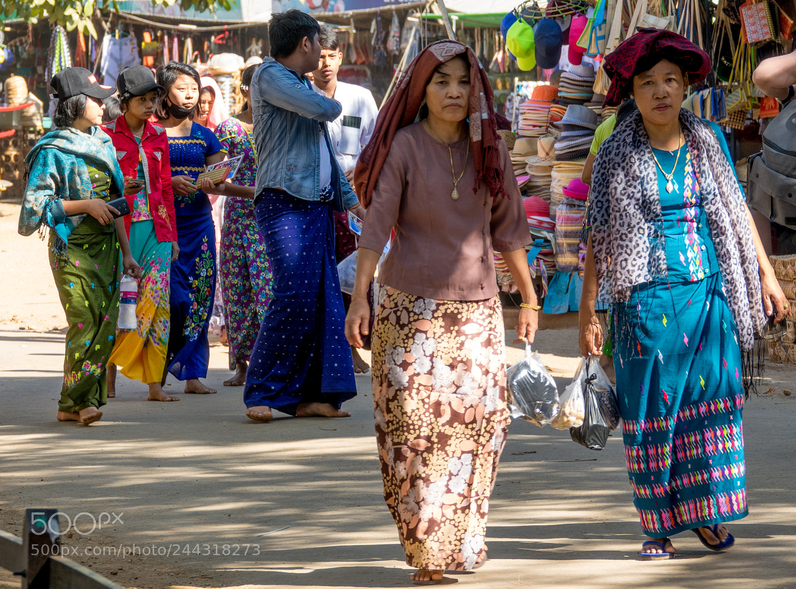 Sony Cyber-shot DSC-RX10 III sample photo. People of myanmar photography