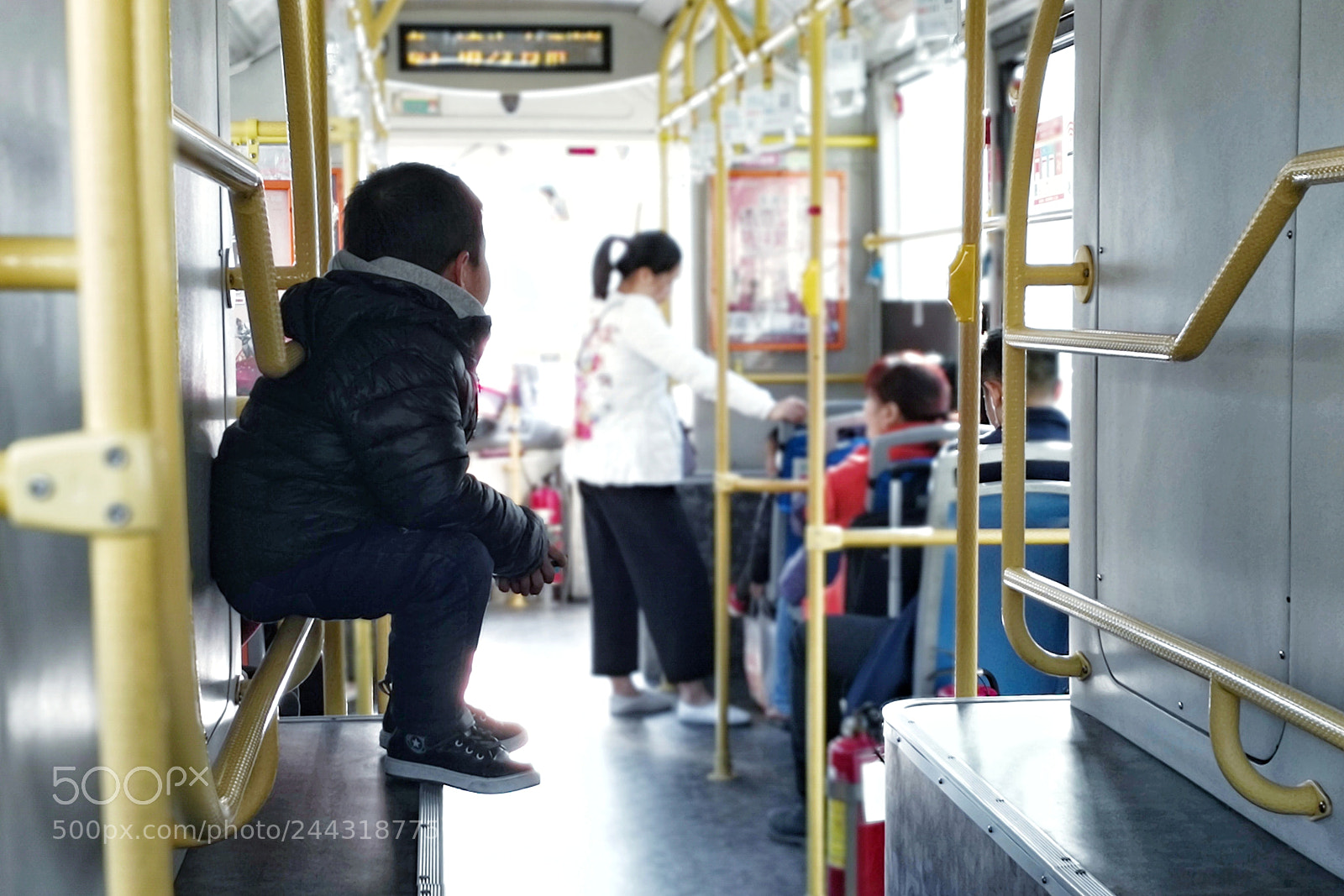 HUAWEI Mate 10 Pro sample photo. In a bus photography