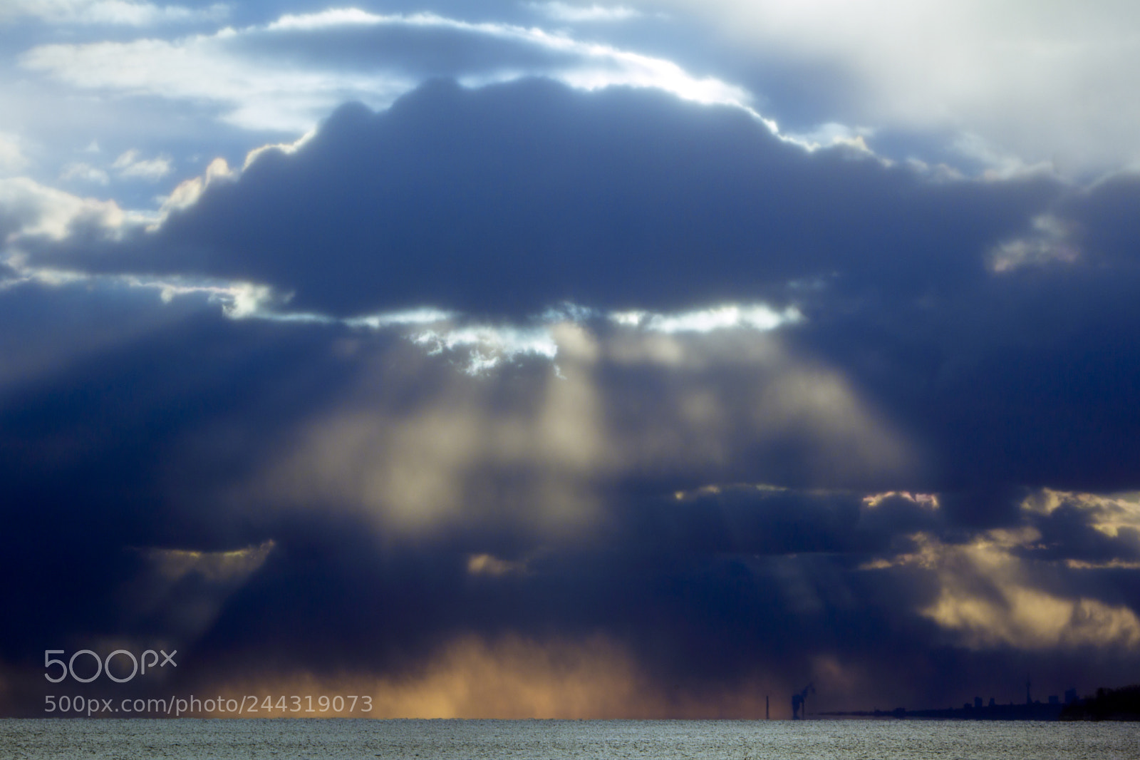 Canon EOS 600D (Rebel EOS T3i / EOS Kiss X5) sample photo. Snow squall sunbeam photography