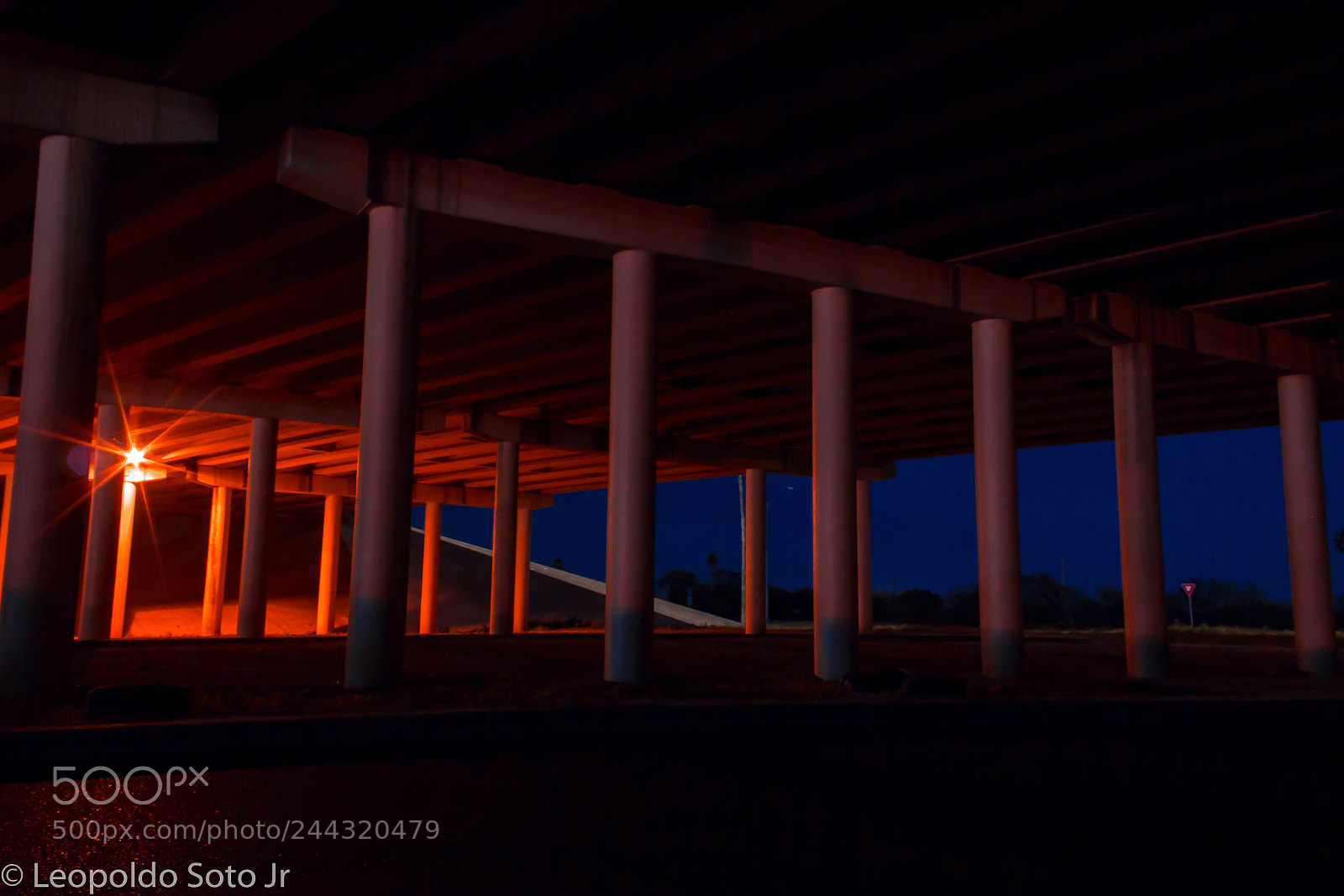 Canon EOS 600D (Rebel EOS T3i / EOS Kiss X5) sample photo. Underpass photography