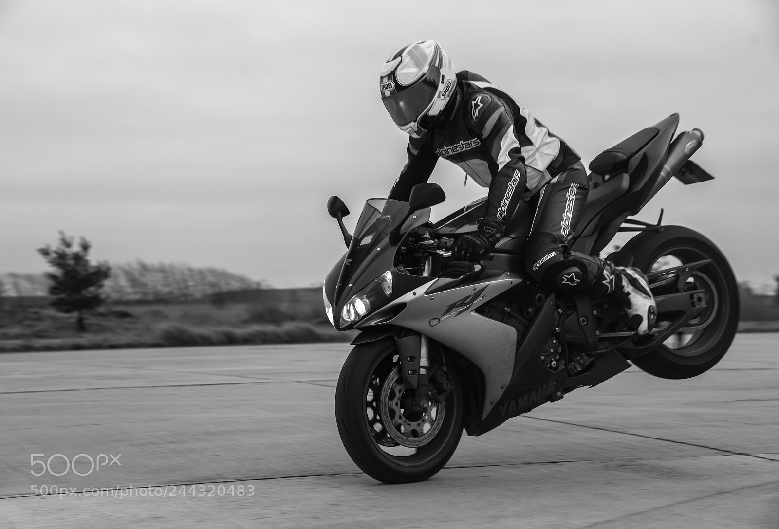 Sony a7R III sample photo. Yamaha r1 exup deltabox photography