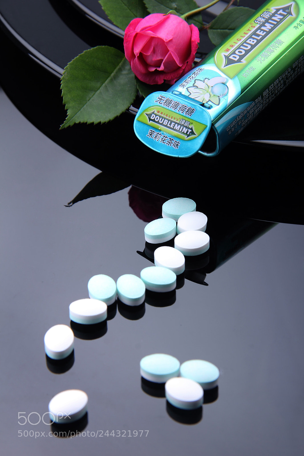 Canon EOS 60D sample photo. Gum, smell, feel. photography
