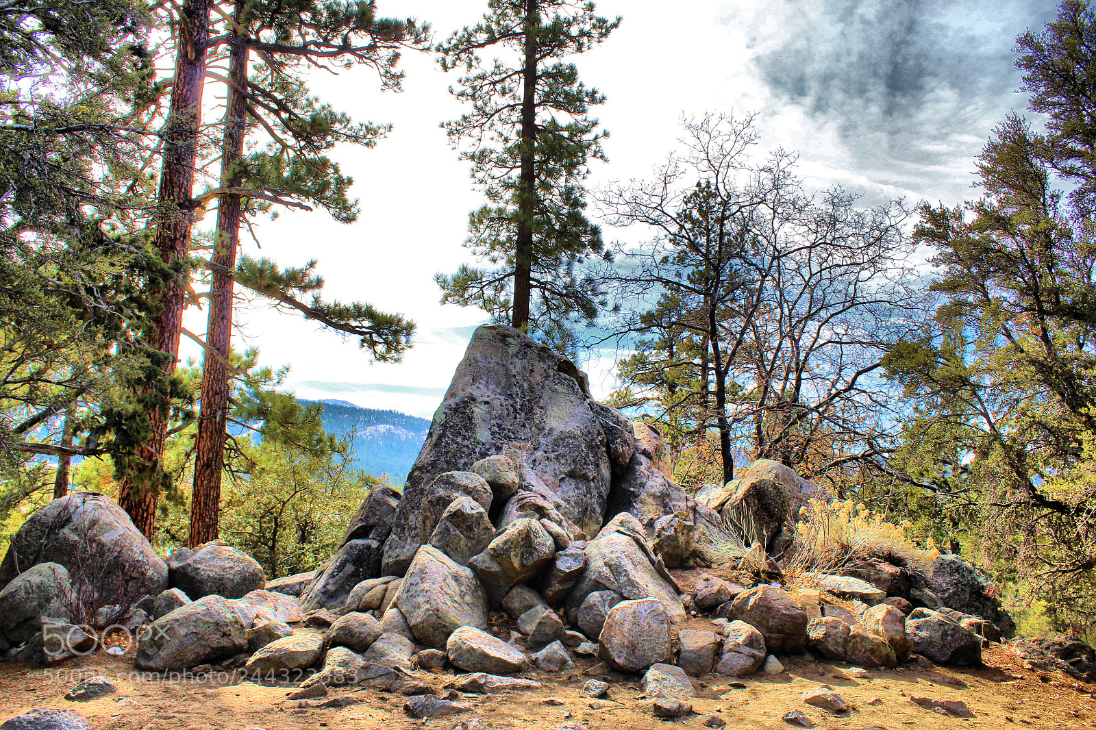 Canon EOS 1300D (EOS Rebel T6 / EOS Kiss X80) sample photo. Mountain stones photography