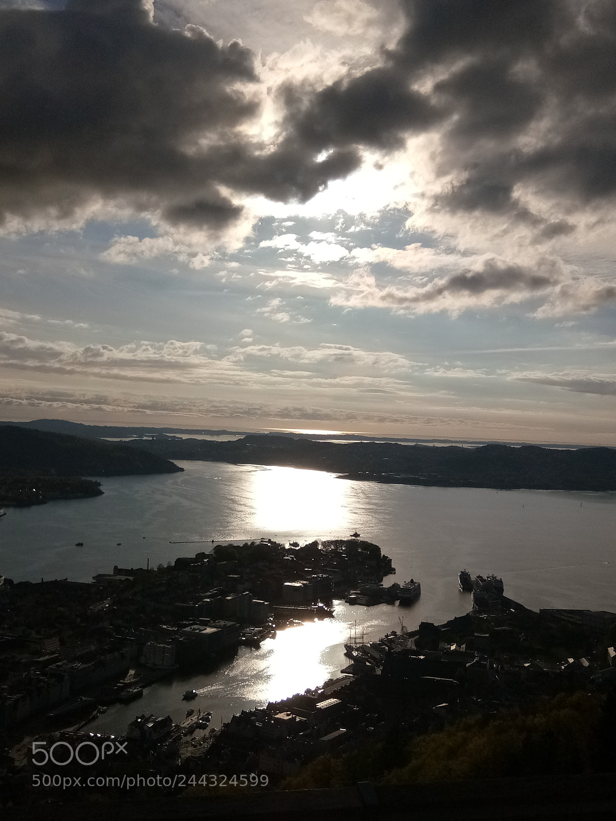 vivo 1601 sample photo. Bergen photography