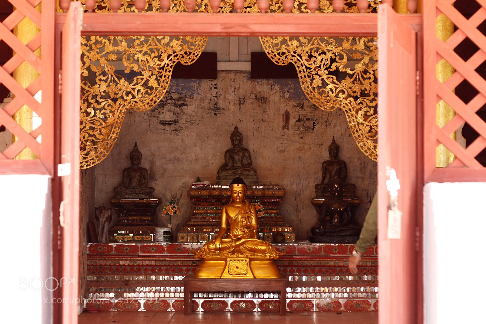 Canon EOS 450D (EOS Rebel XSi / EOS Kiss X2) sample photo. Buddhist statue in a photography