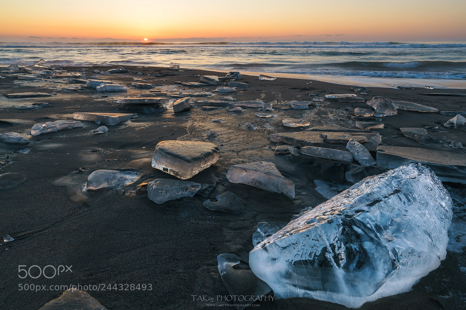 Sony a7R II sample photo. The king of ice photography