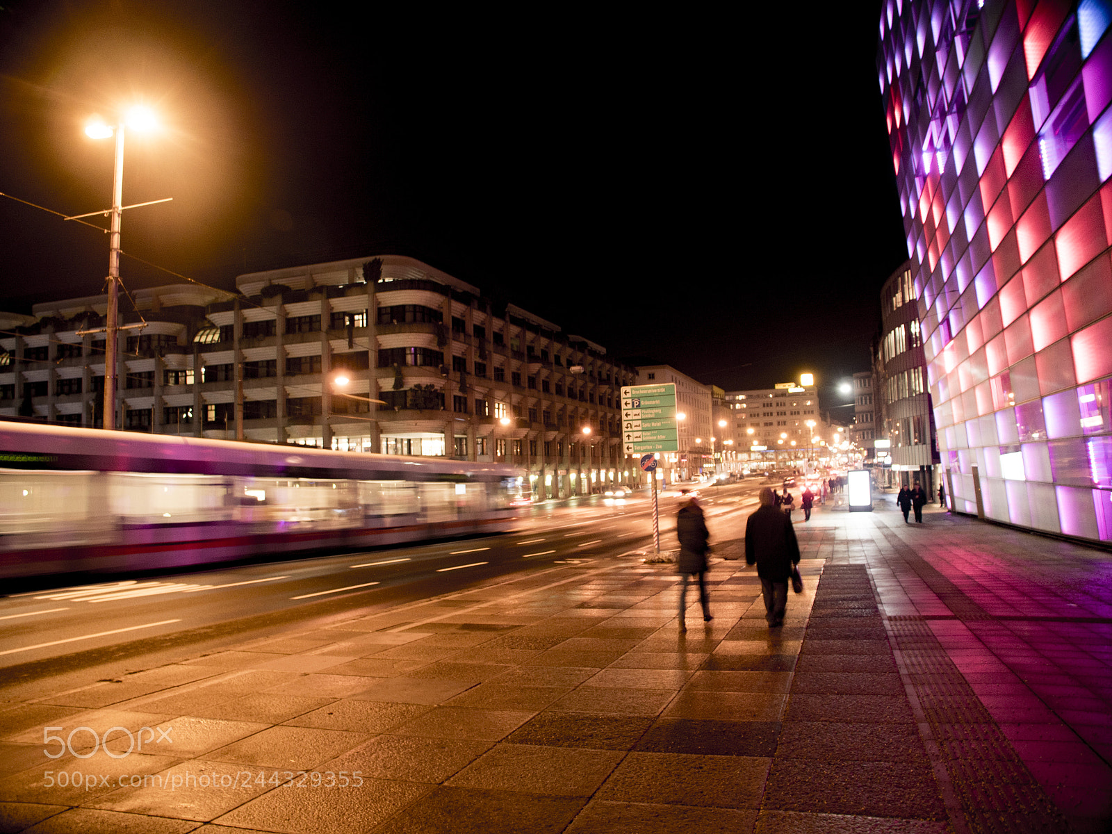 Panasonic Lumix DMC-GH4 sample photo. Linz street photography