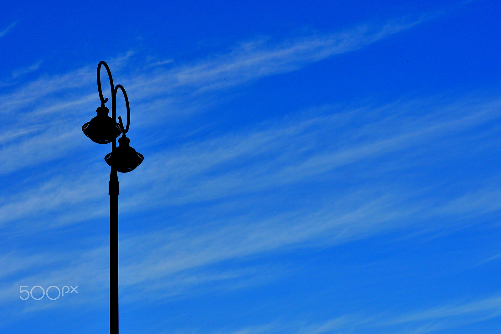 Nikon D3200 + Nikon AF-S Nikkor 50mm F1.8G sample photo. A street light in blue skies photography