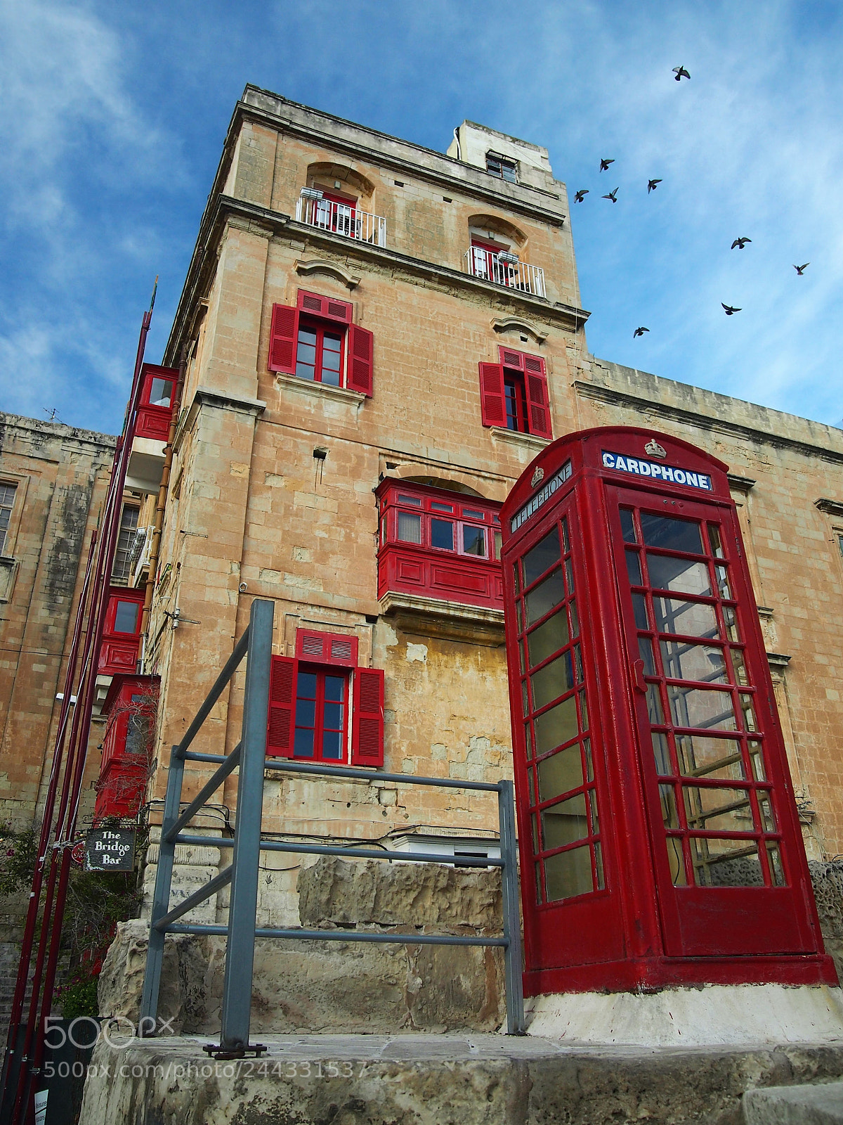 Olympus PEN E-PL3 sample photo. Telephone booth. photography