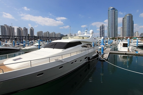 Canon EF 16-35mm F2.8L II USM sample photo. 수영만 of busan in korea photography