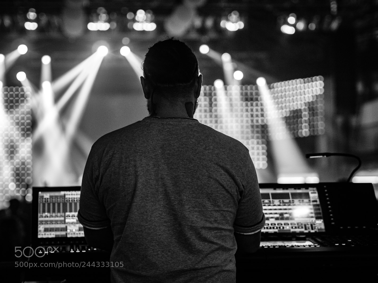 Olympus OM-D E-M5 II sample photo. Mr. sound photography