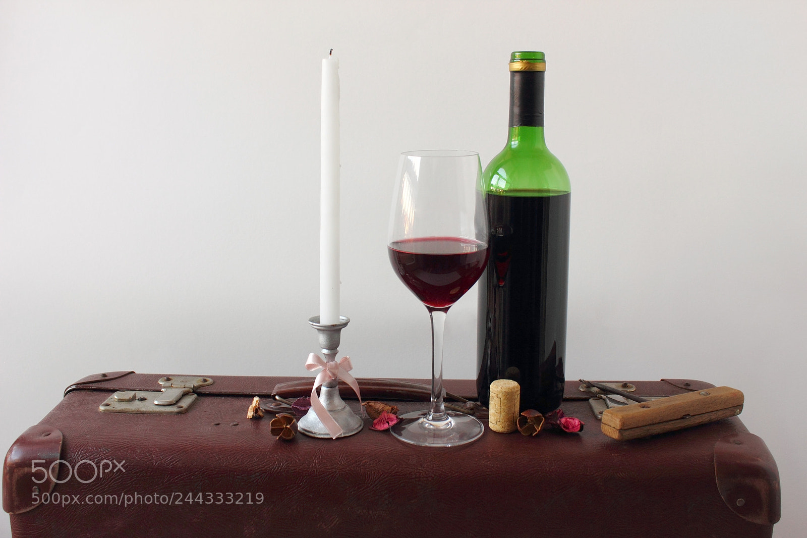 Canon EOS 550D (EOS Rebel T2i / EOS Kiss X4) sample photo. Still life with wine photography