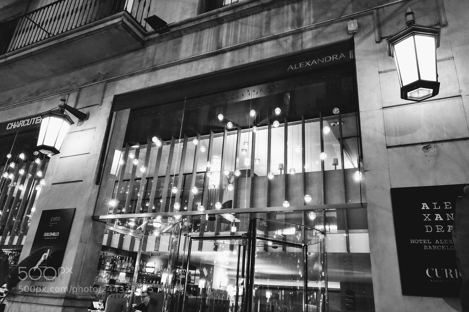 HUAWEI nova plus sample photo. M.g. hotel alexandra barcelona photography