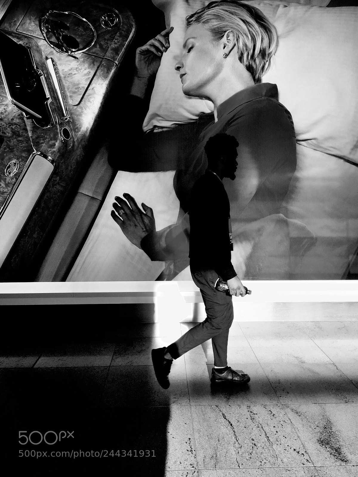 Apple iPhone 6 sample photo. Airport stories, brussels photography