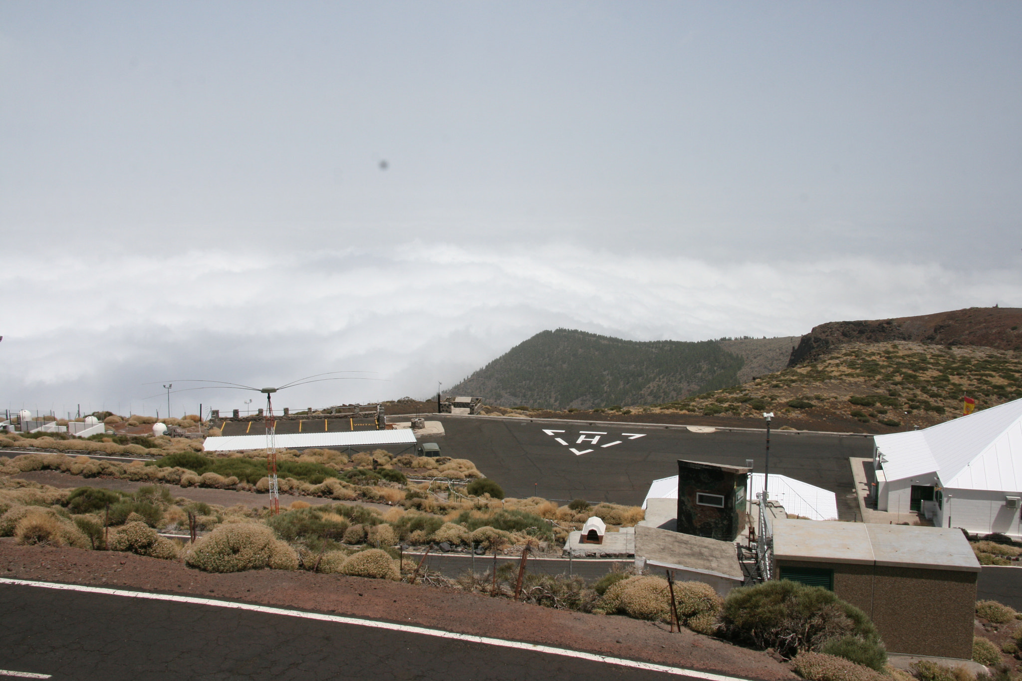 Canon EOS 400D (EOS Digital Rebel XTi / EOS Kiss Digital X) + Canon EF-S 17-85mm F4-5.6 IS USM sample photo. The teide observatory photography