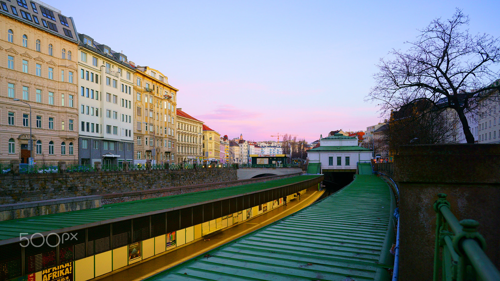 Sony a7R II + ZEISS Batis 25mm F2 sample photo. Sunrise at vienna photography