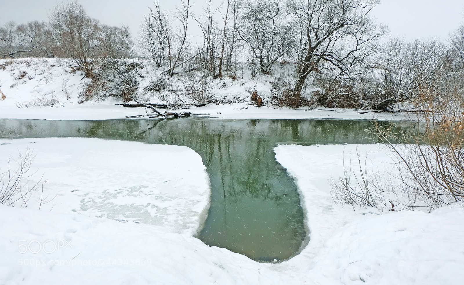 Fujifilm X-M1 sample photo. The river in winter photography