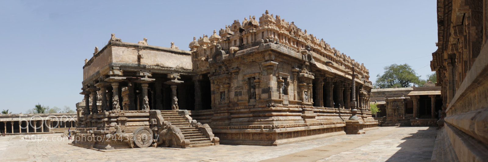 Canon EOS 550D (EOS Rebel T2i / EOS Kiss X4) sample photo. Airavateswara temple photography