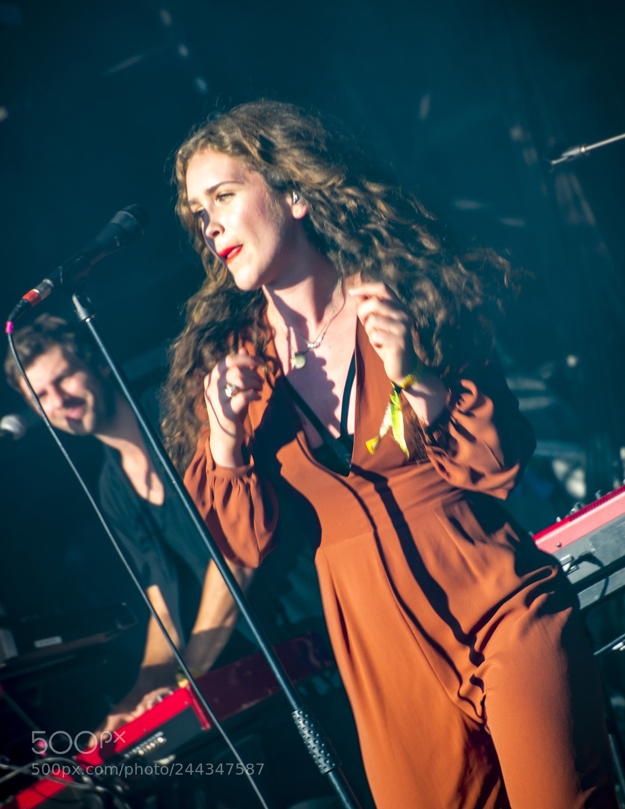 Nikon D7100 sample photo. Rae morris at festival photography