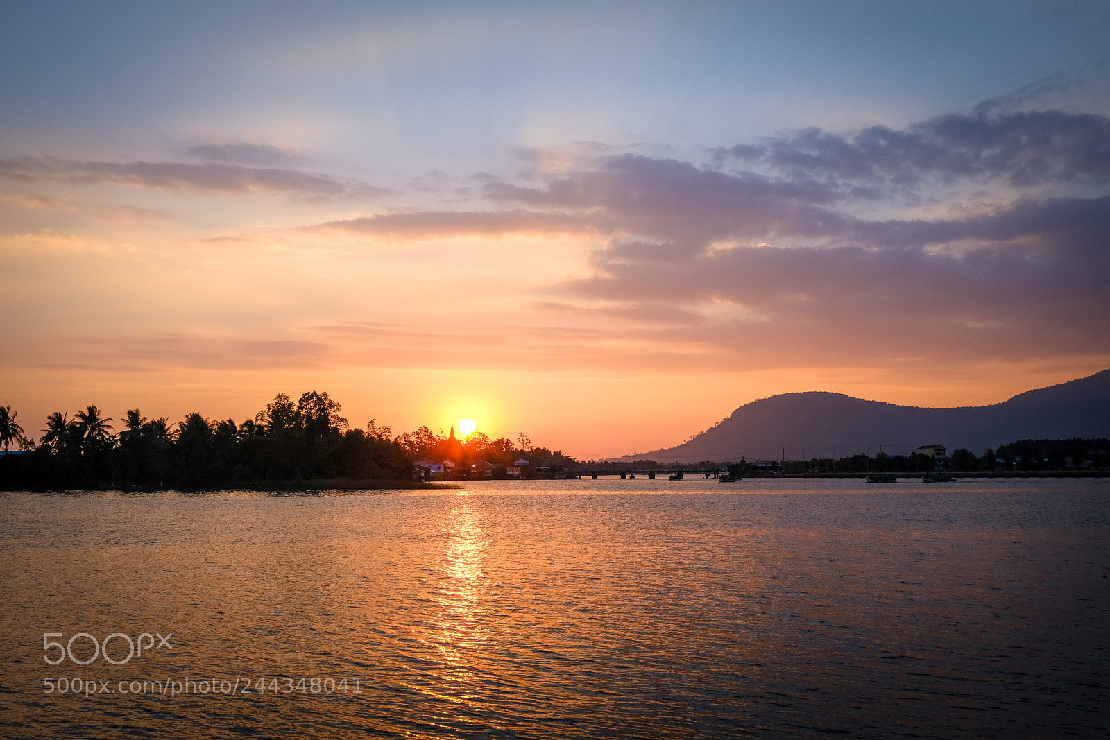 Fujifilm X100F sample photo. Sunset on the praek photography