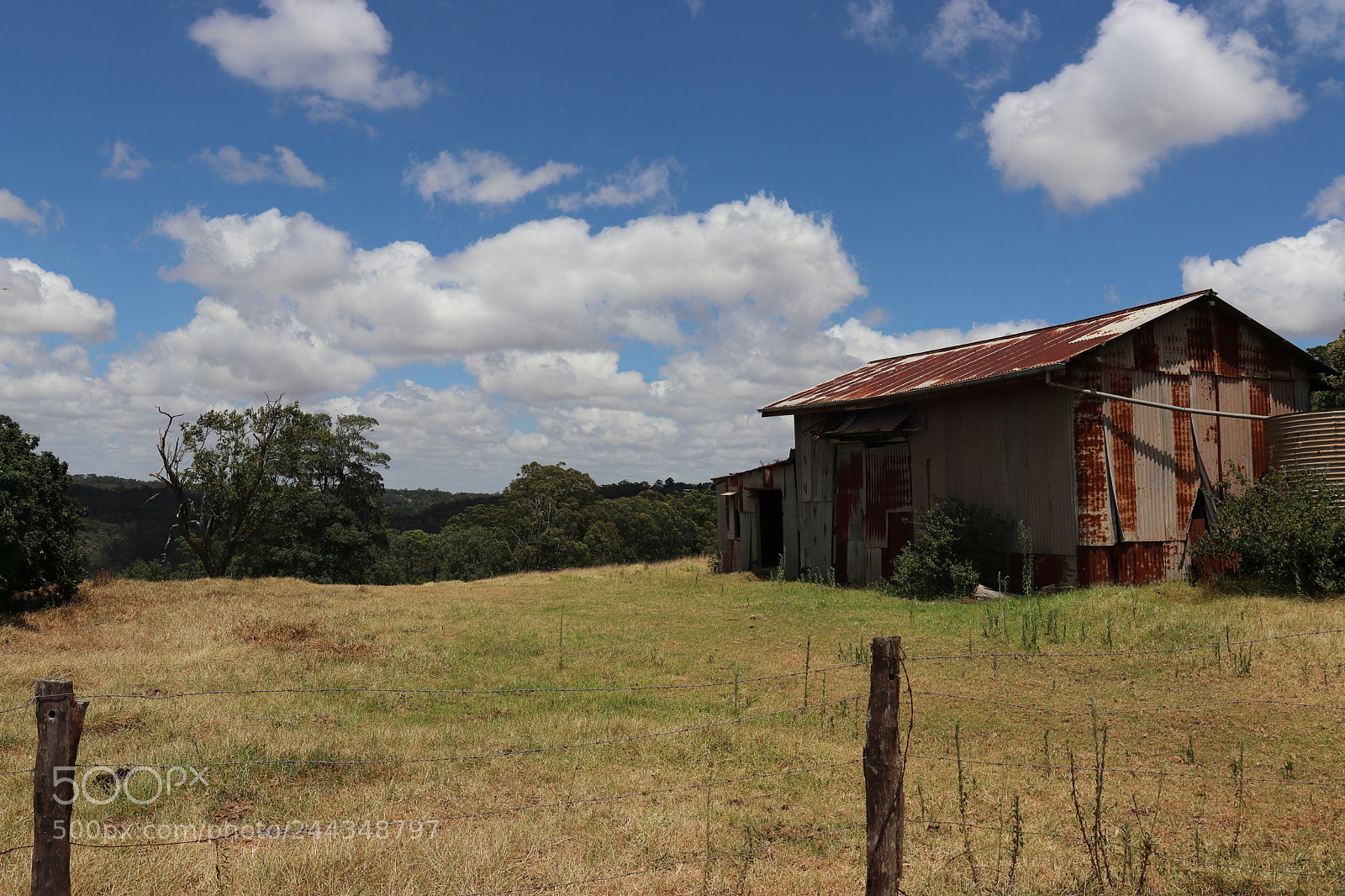 Canon EOS 200D (EOS Rebel SL2 / EOS Kiss X9) sample photo. Old famrhouse photography