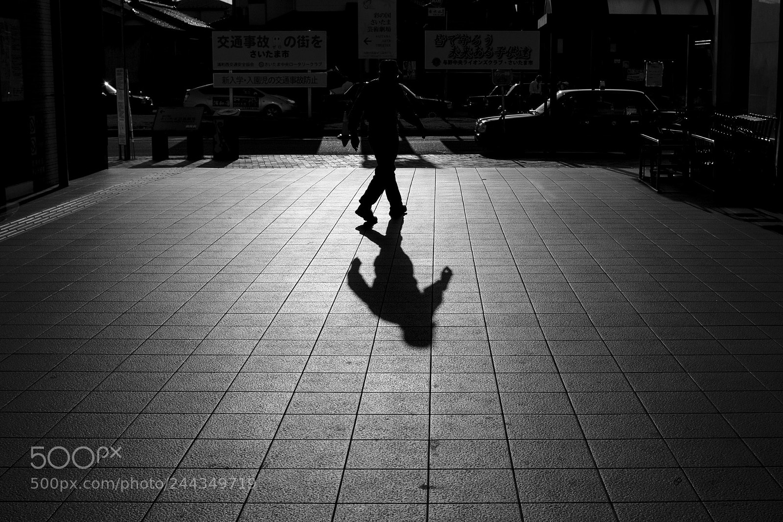 Fujifilm X100F sample photo. Walking shadow photography
