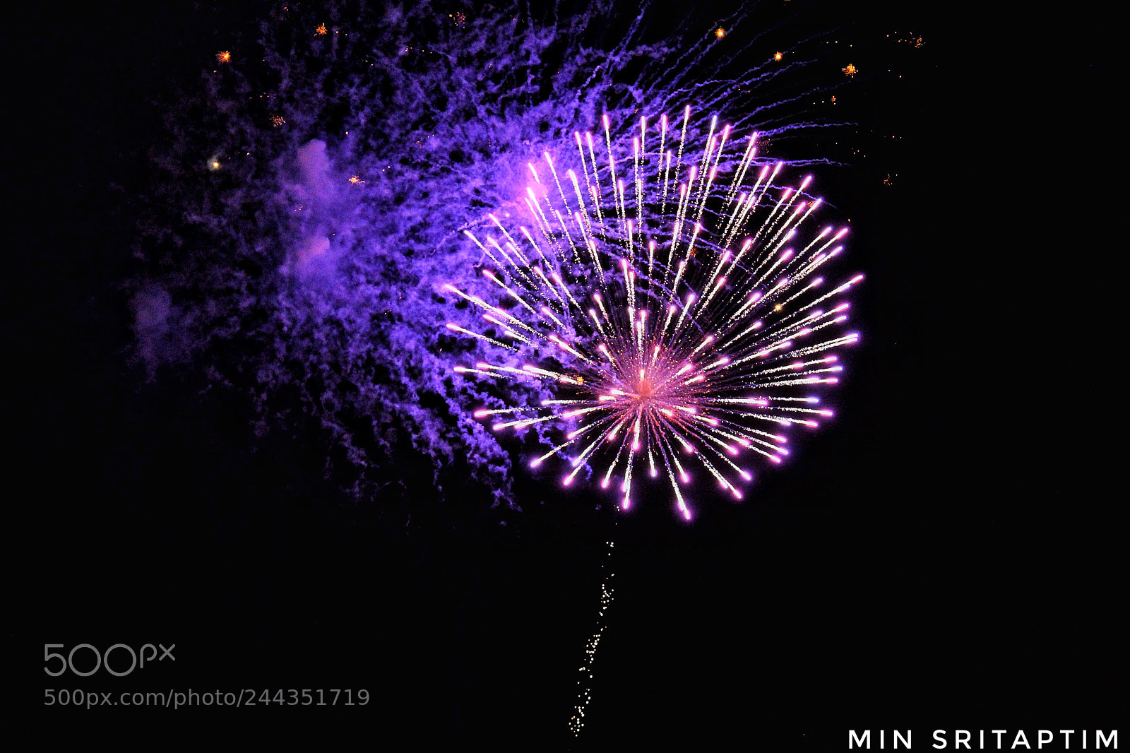 Canon EOS 1300D (EOS Rebel T6 / EOS Kiss X80) sample photo. Fireworks photography