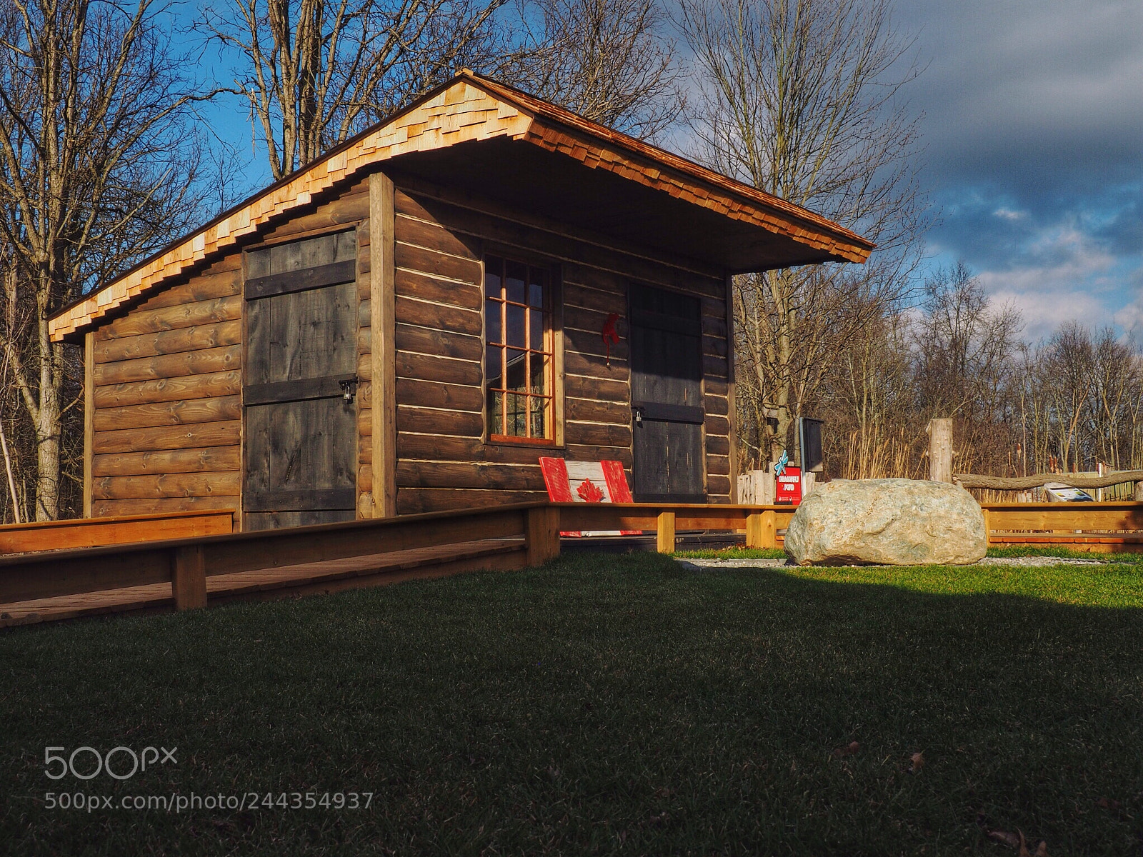 Olympus OM-D E-M10 II sample photo. Cabin photography