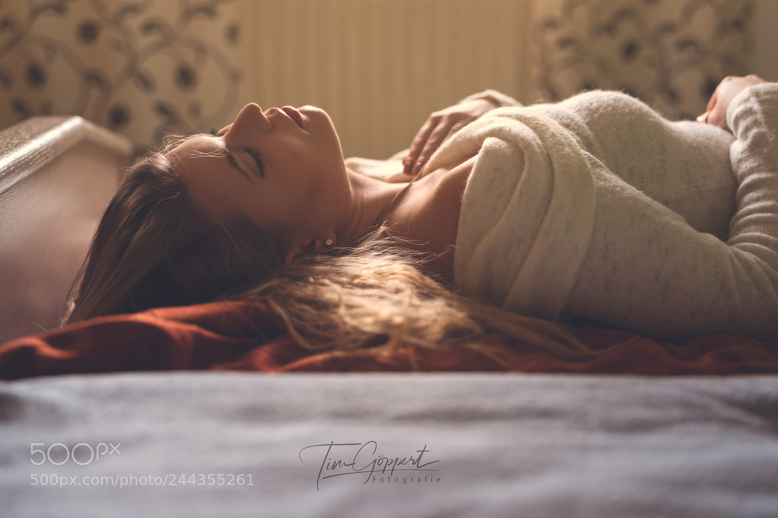 Sony a7 II sample photo. Lexa on bed photography