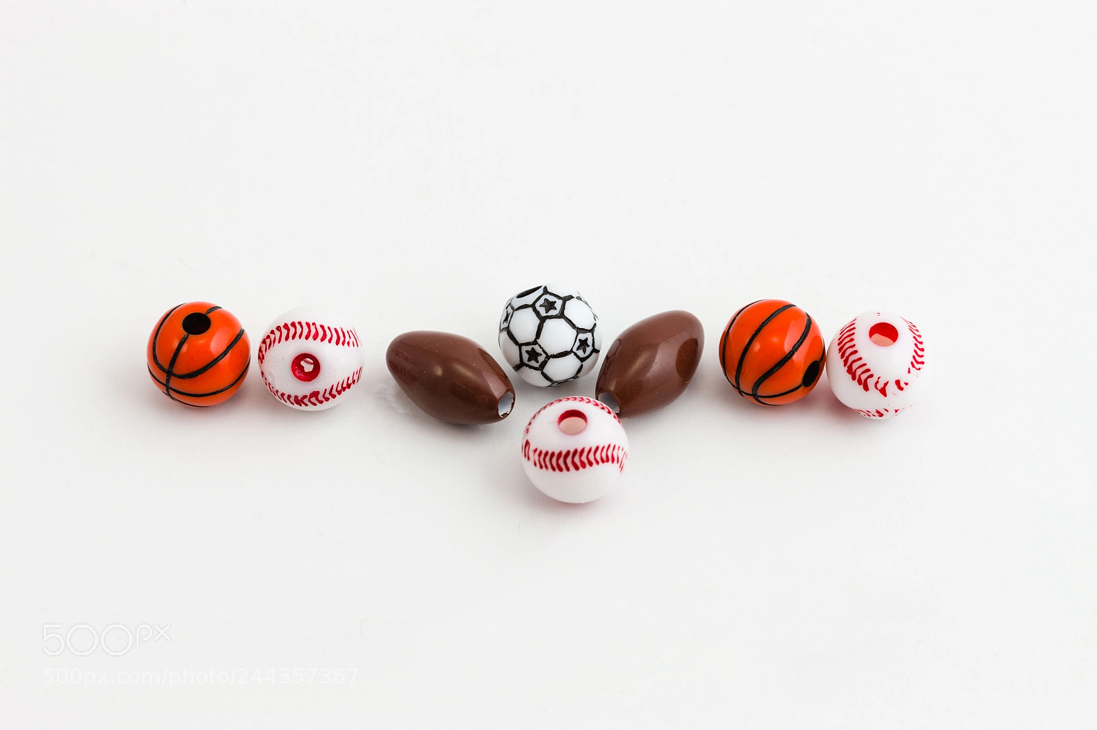 Canon EOS-1Ds Mark III sample photo. Row of beads used photography