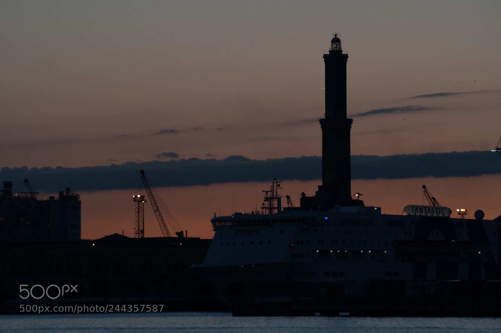 Nikon D90 sample photo. Lanterna genova photography