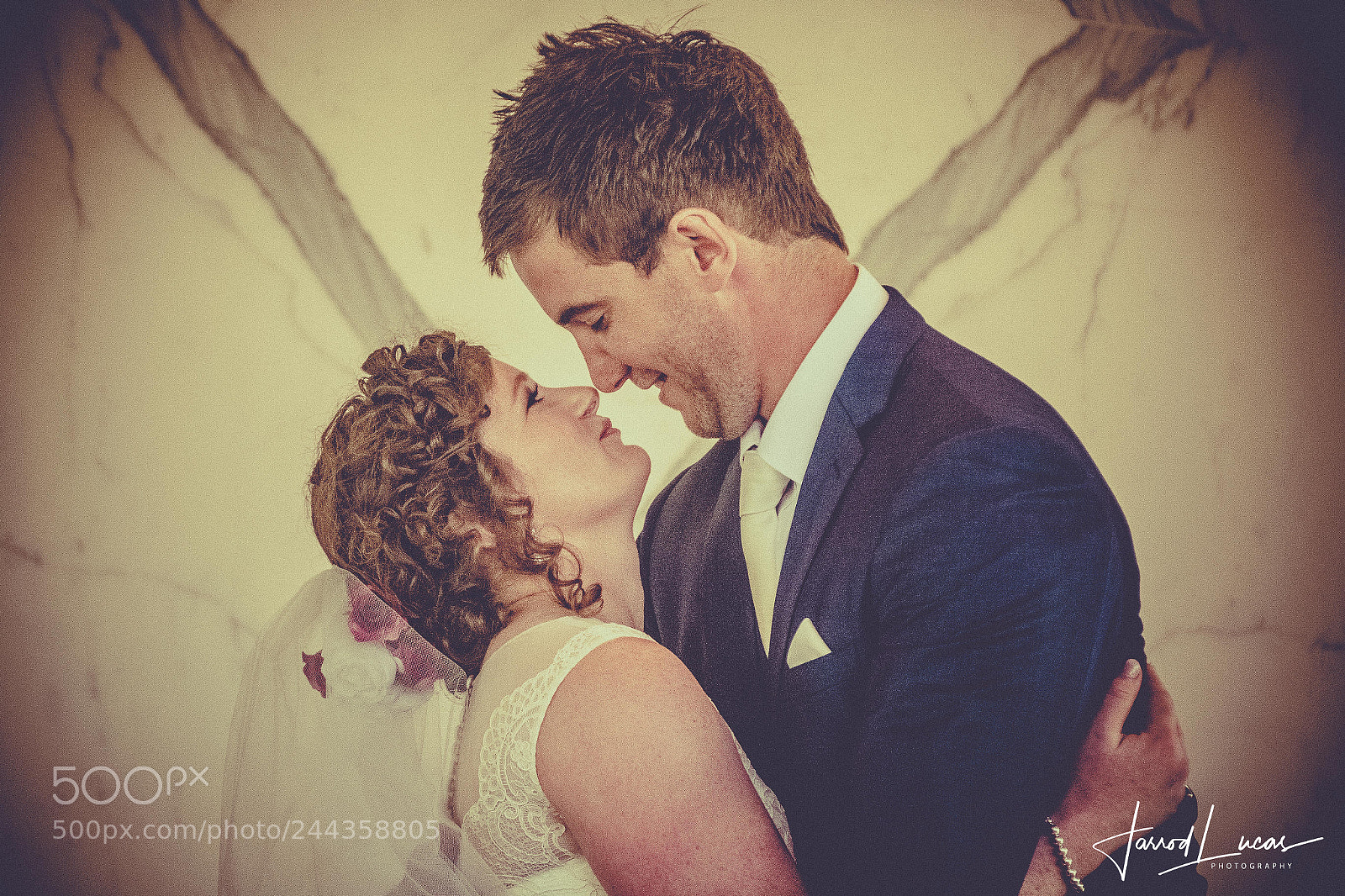 Canon EOS 7D Mark II sample photo. First kiss photography