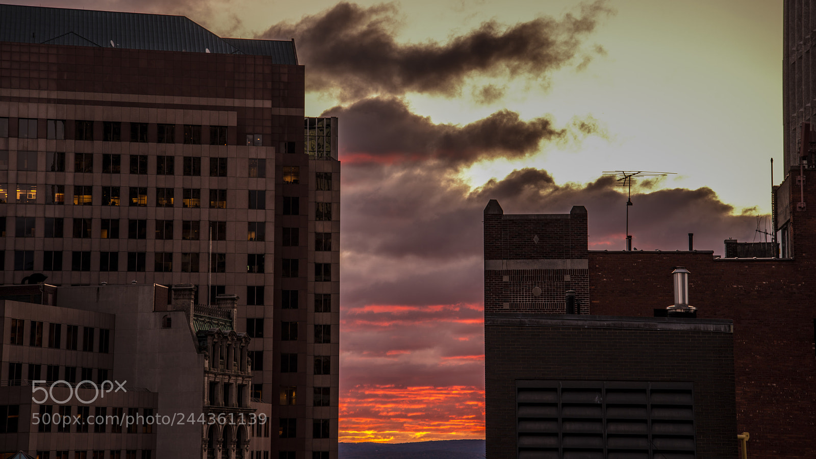 Nikon D800 sample photo. Sunrise between buildings hartford photography