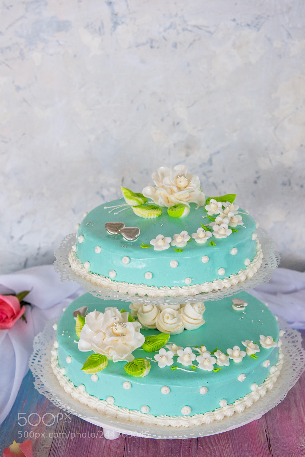 Nikon D810 sample photo. Wedding cake with flowers photography