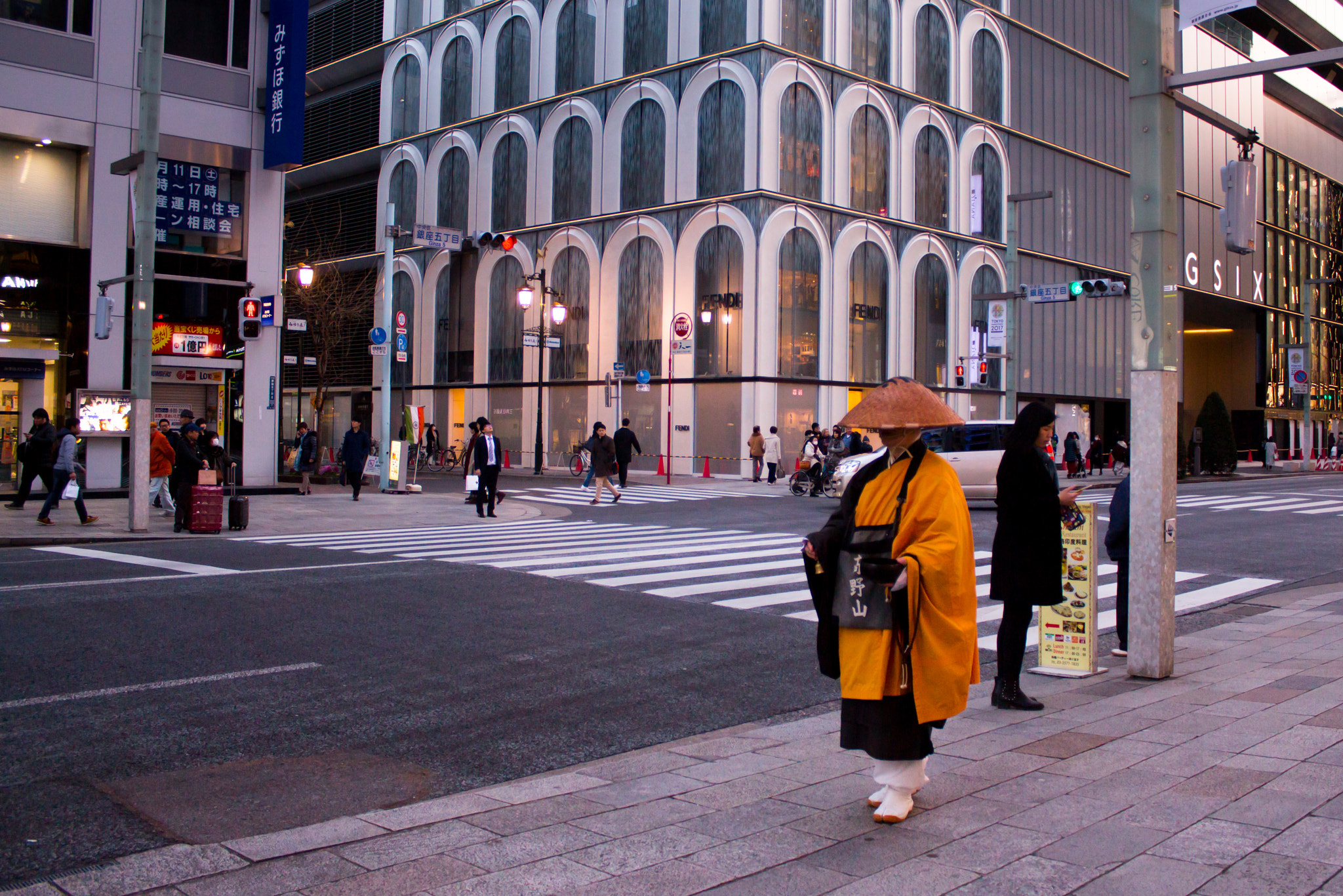 Canon EOS 650D (EOS Rebel T4i / EOS Kiss X6i) sample photo. Monk in ginza photography