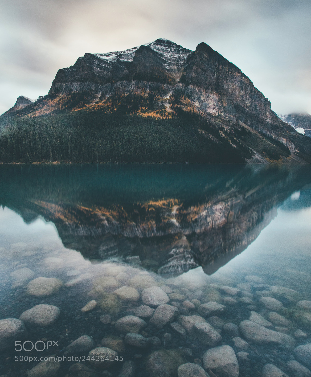Canon EOS 7D Mark II sample photo. Dusk at lake louise photography