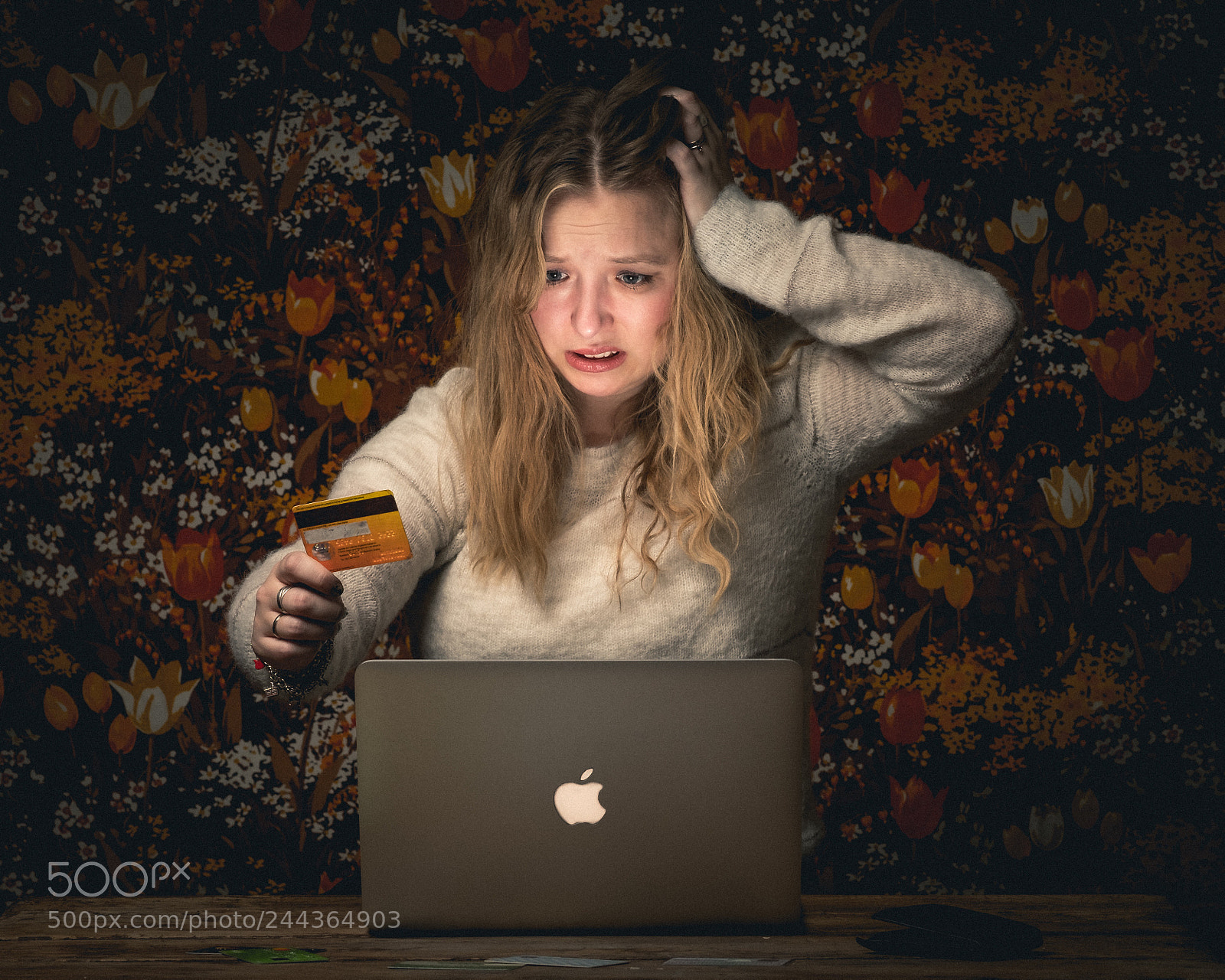 Fujifilm X-T20 sample photo. Late night shopping habits photography