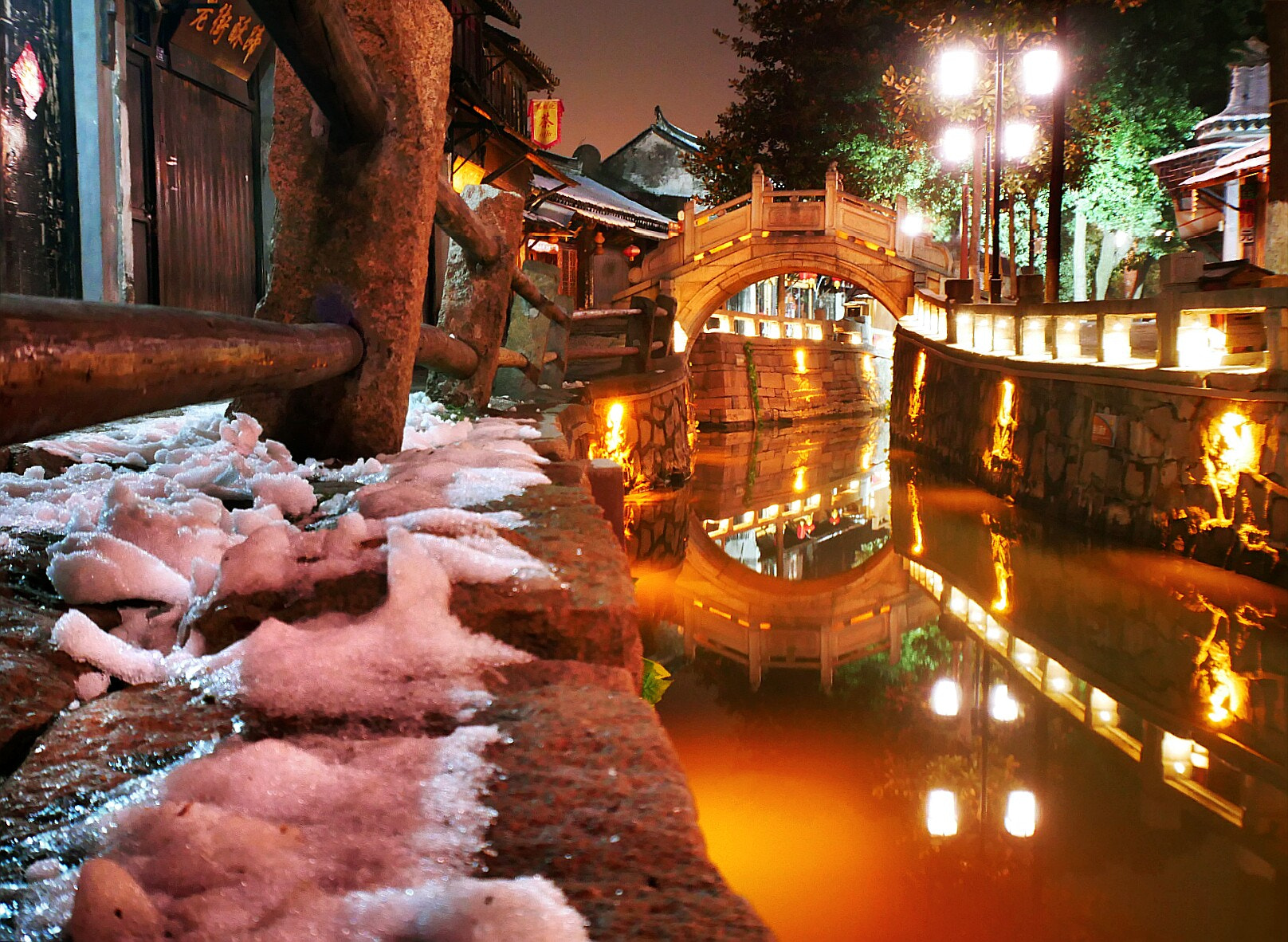 Panasonic Lumix DC-GX850 (Lumix DC-GX800 / Lumix DC-GF9) sample photo. Night of luzhi old town photography