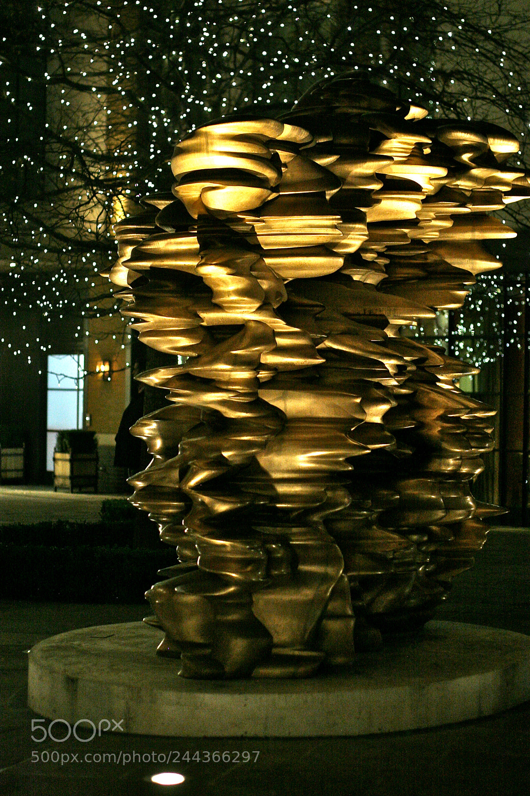 Canon EOS 30D sample photo. Golden sculpture photography