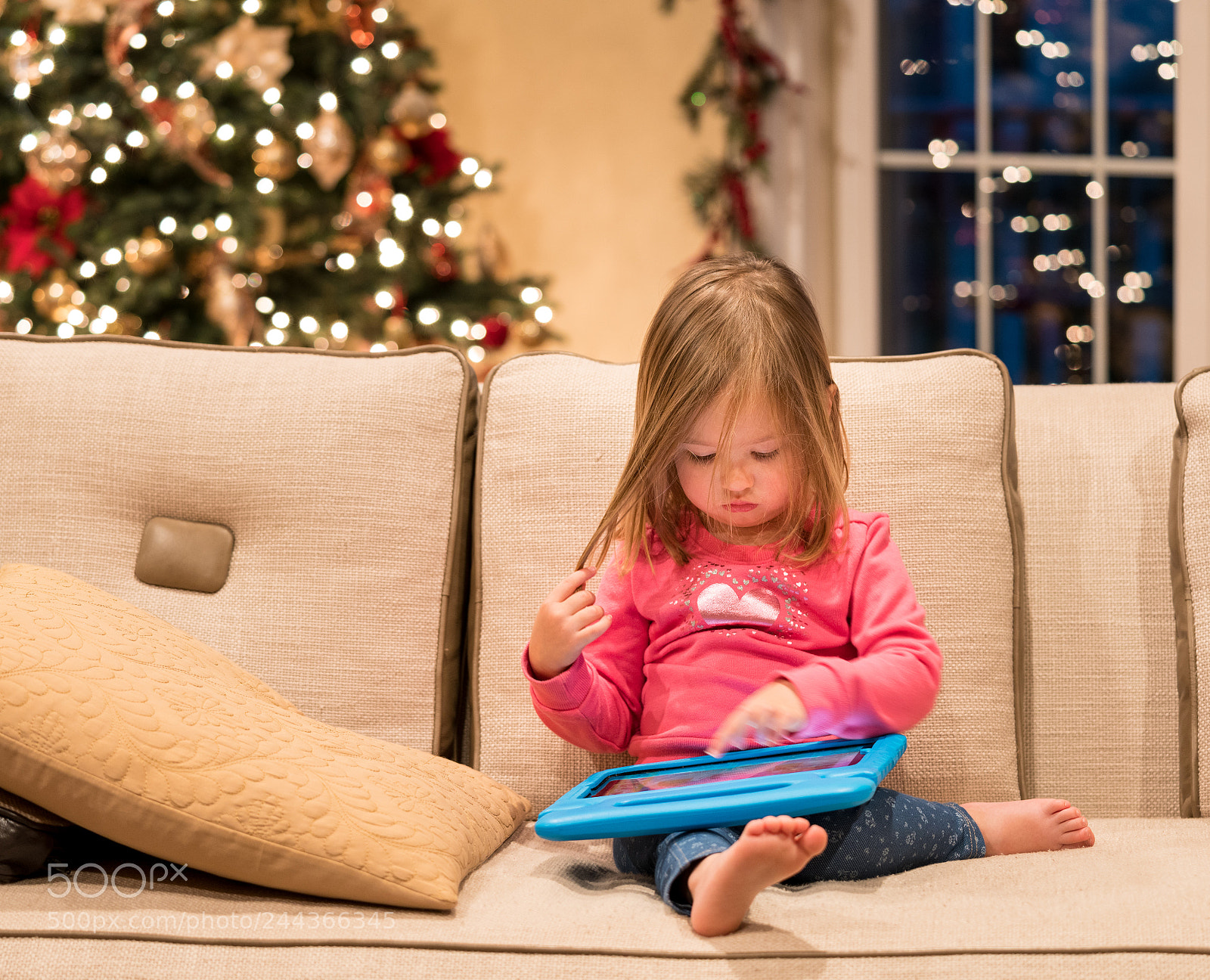 Sony a7R II sample photo. Preschool girl using a photography