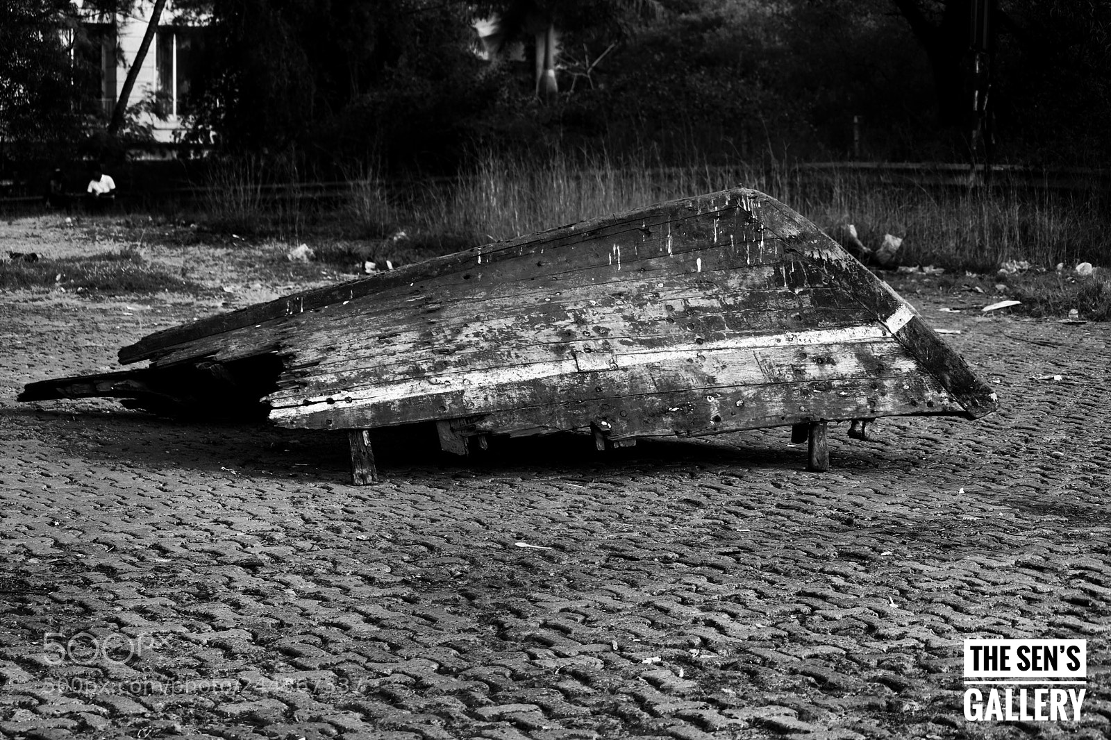 Canon EOS 200D (EOS Rebel SL2 / EOS Kiss X9) sample photo. Broken boat. photography
