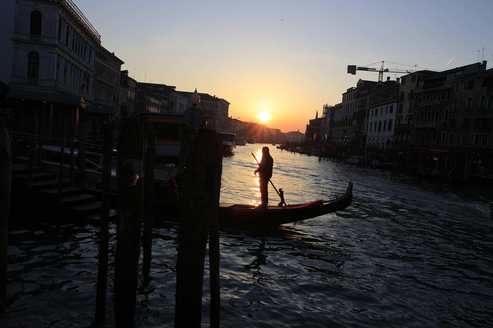 Tamron SP AF 17-50mm F2.8 XR Di II LD Aspherical (IF) sample photo. Gondolier photography
