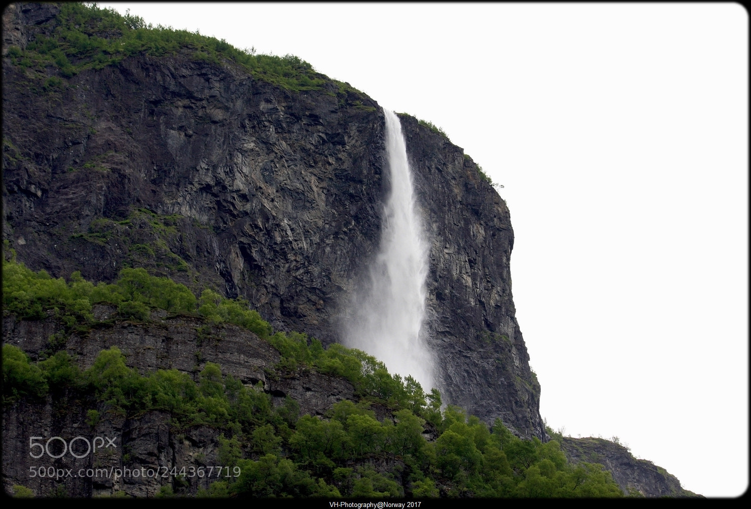 Canon EOS 40D sample photo. Norwegian waterfall 4. photography