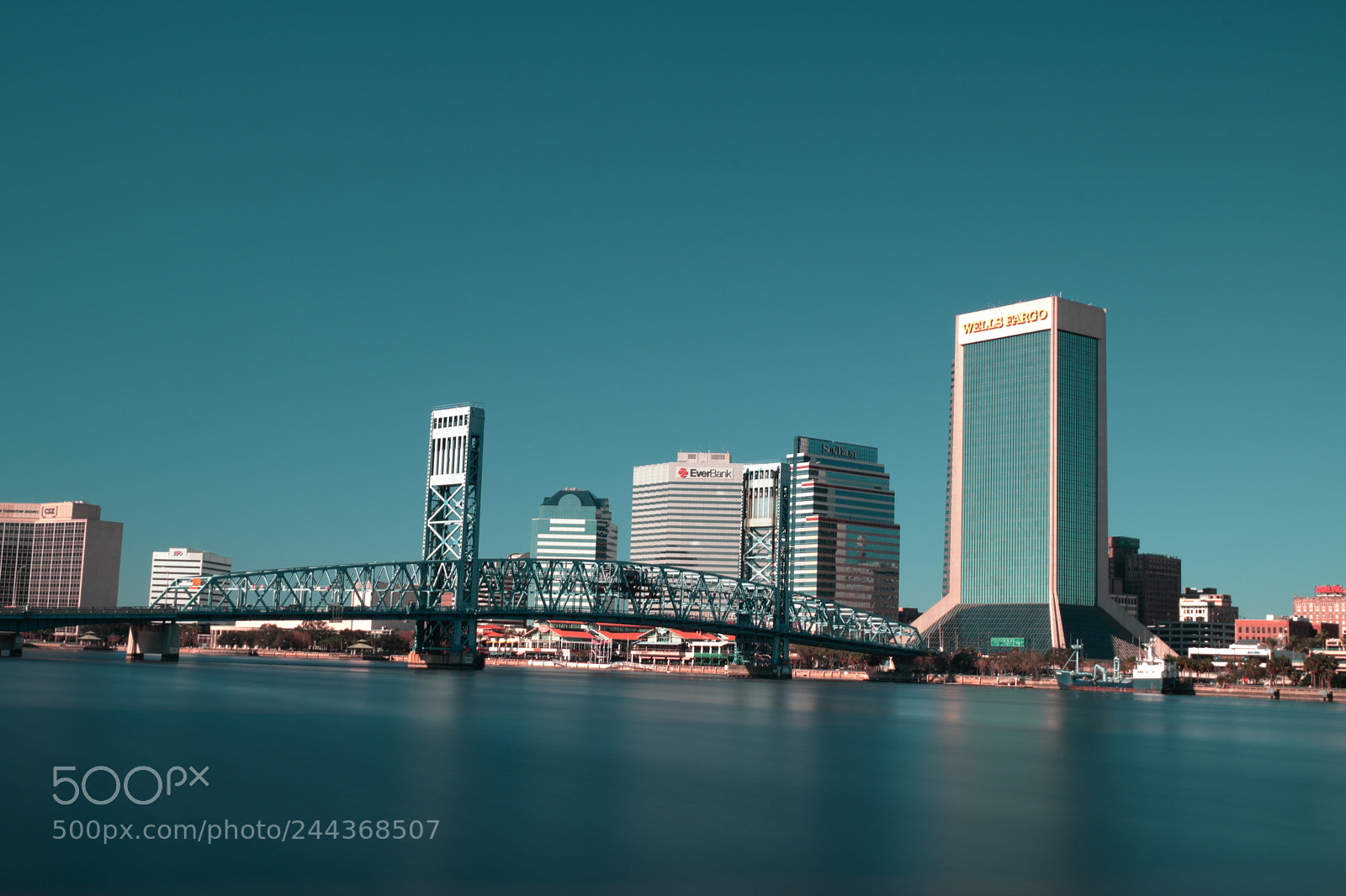 Canon EOS 750D (EOS Rebel T6i / EOS Kiss X8i) sample photo. Jacksonville waterfront and skyline photography